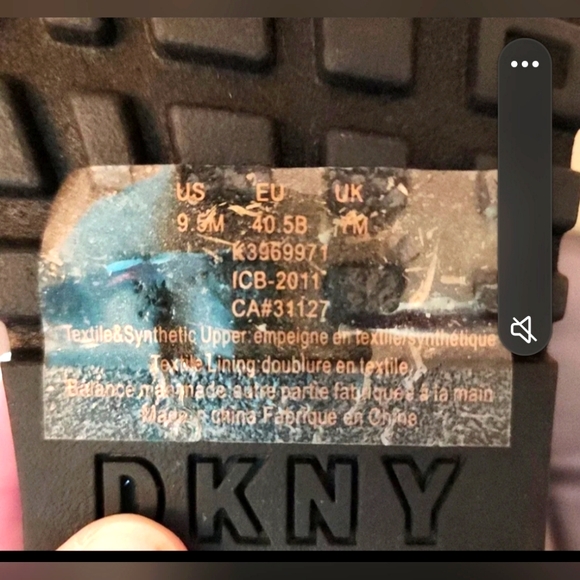 DKNY Fashion Sneakers Black&White Pull on- No Lace Tie  Shoe - Picture 9 of 9